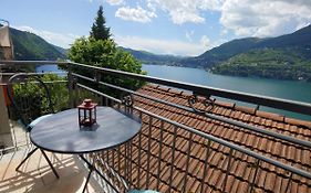 Casale Sul Lago Di Como